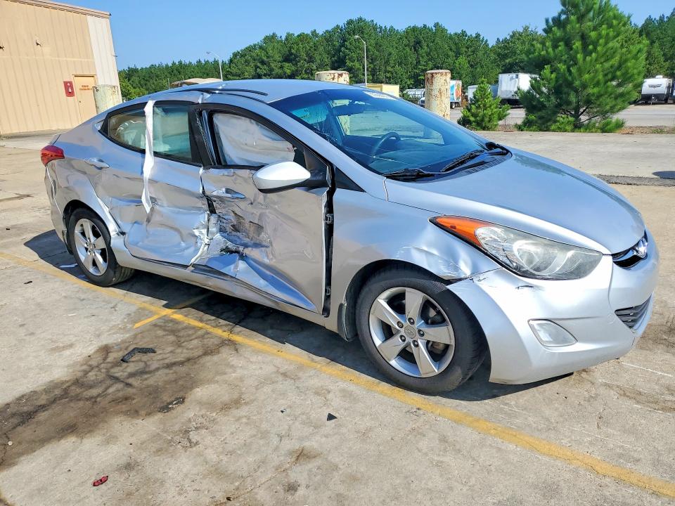 Photo 4 from auction – 2013 HYUNDAI ELANTRA with VIN 5NPDH4AE8DH329646