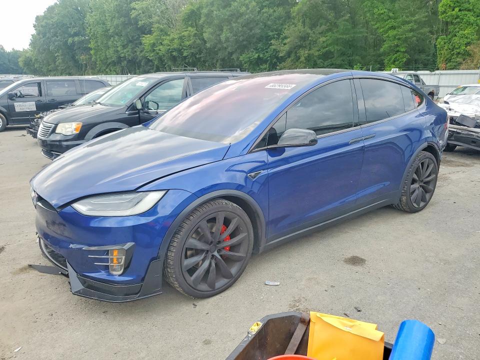 TESLA MODEL X 2016 with VIN 5YJXCAE40GF019697 - Photo from auction