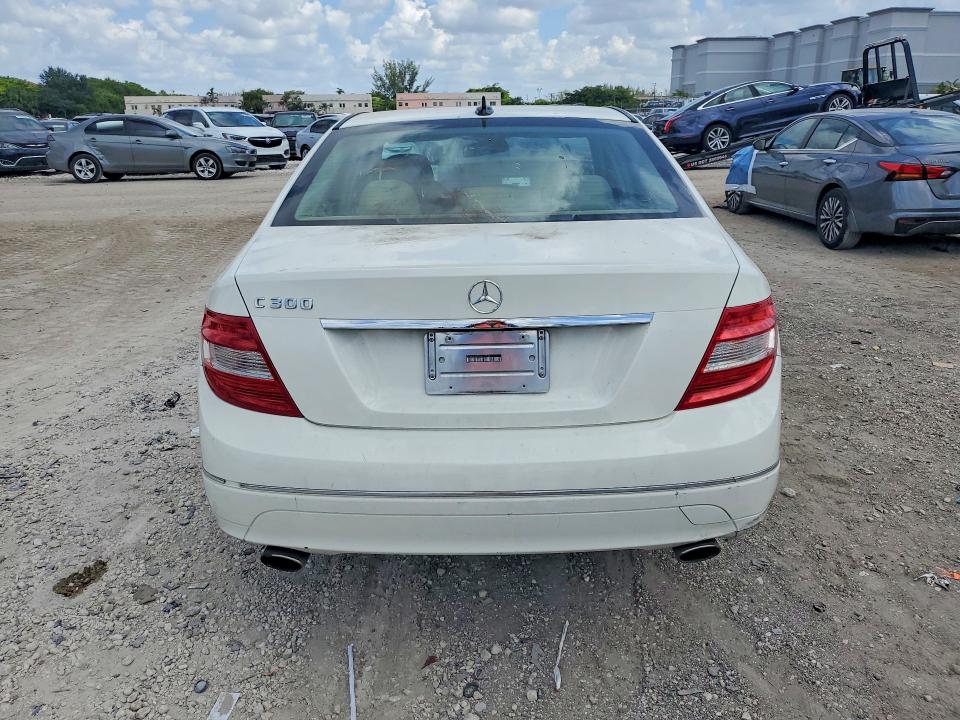 Photo 6 from auction – 2009 MERCEDES-BENZ C with VIN WDDGF54X49F211512