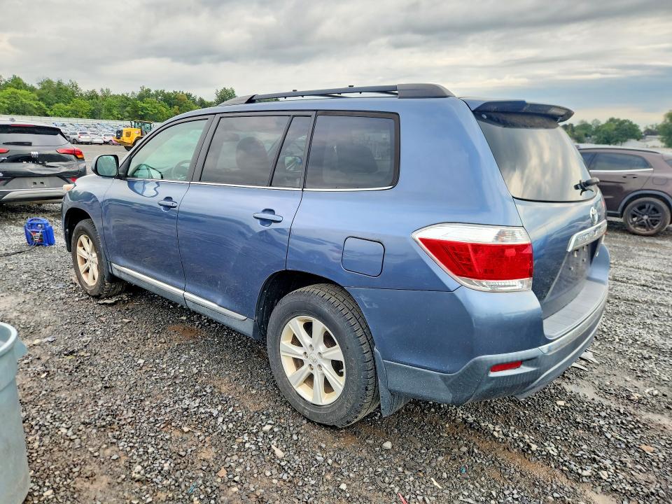 Photo 2 from auction – 2013 TOYOTA HIGHLANDER with VIN 5TDBK3EH4DS213927