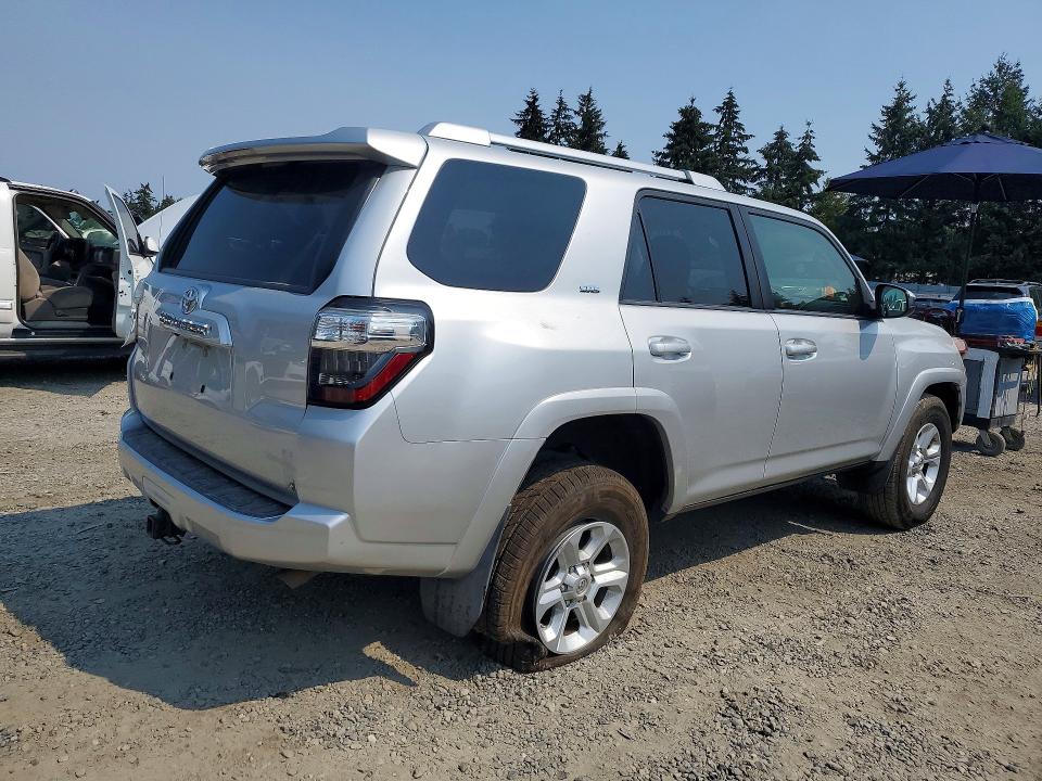 Photo 3 from auction – 2018 TOYOTA 4RUNNER with VIN JTEBU5JR9J5536646