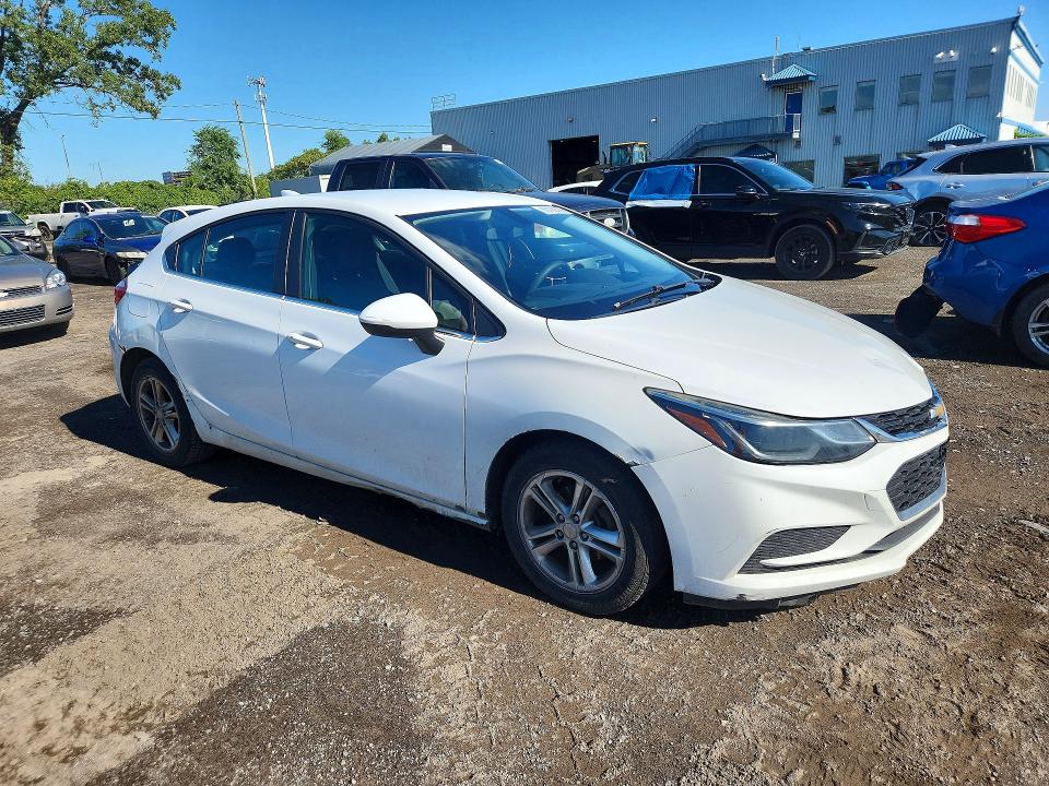 Photo 4 from auction – 2017 CHEVROLET CRUZE with VIN 3G1BE6SM7HS582625