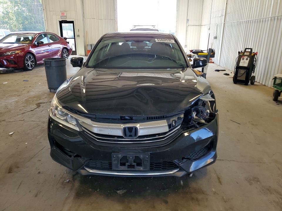 Photo 5 from auction – 2017 HONDA ACCORD with VIN 1HGCR3F80HA020810