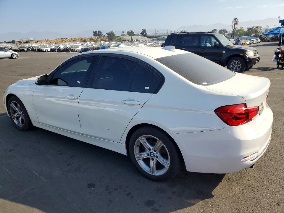 Zdjęcie 2 z aukcji – 2016 BMW 328 z VIN WBA8E5C53GK388698