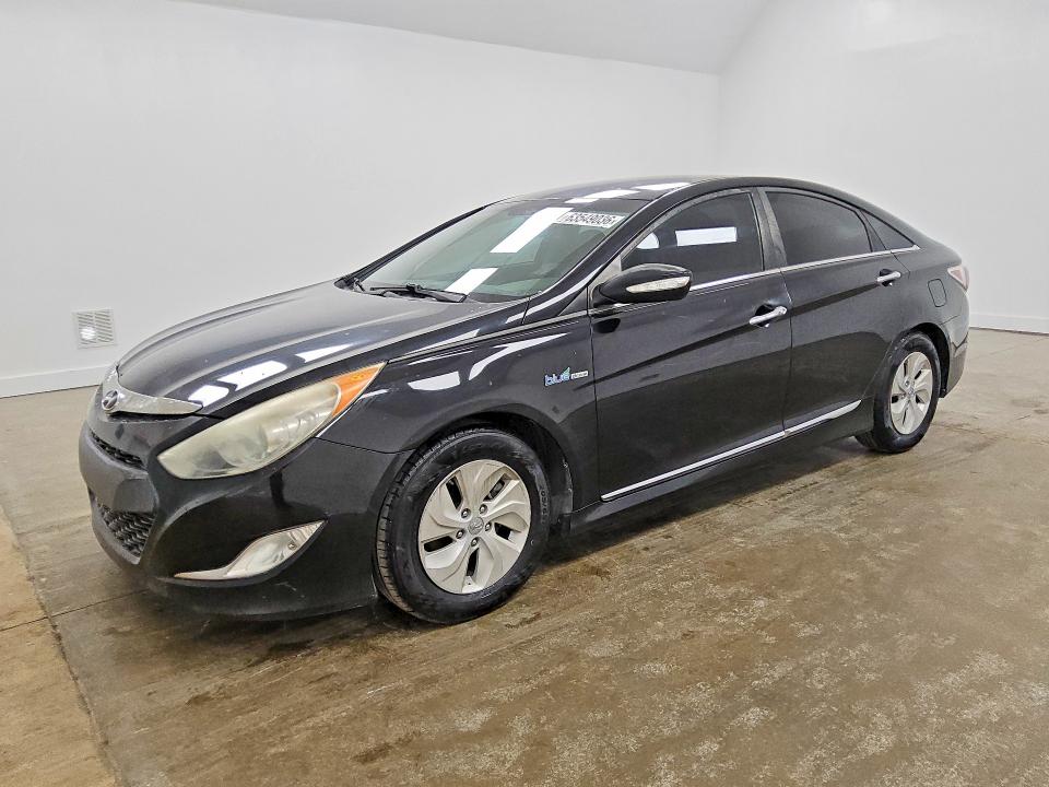 HYUNDAI SONATA HYBRID 2015 with VIN KMHEC4A48FA134792 - Photo from auction