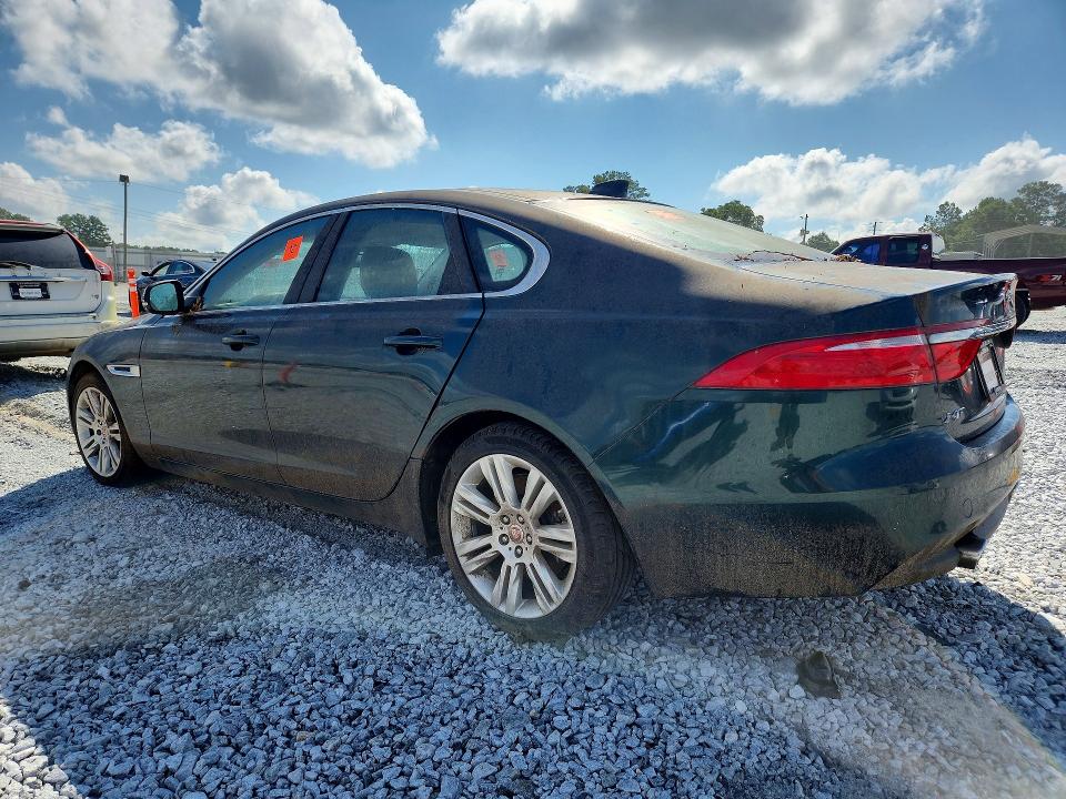 Zdjęcie 2 z aukcji – 2017 JAGUAR XF z VIN SAJBD4BV6HCY32354