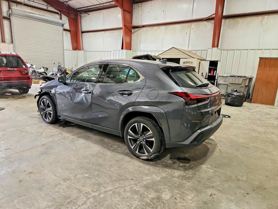 Photo 2 from auction – 2025 LEXUS UX 300H with VIN JTHUCJDH6S2005711
