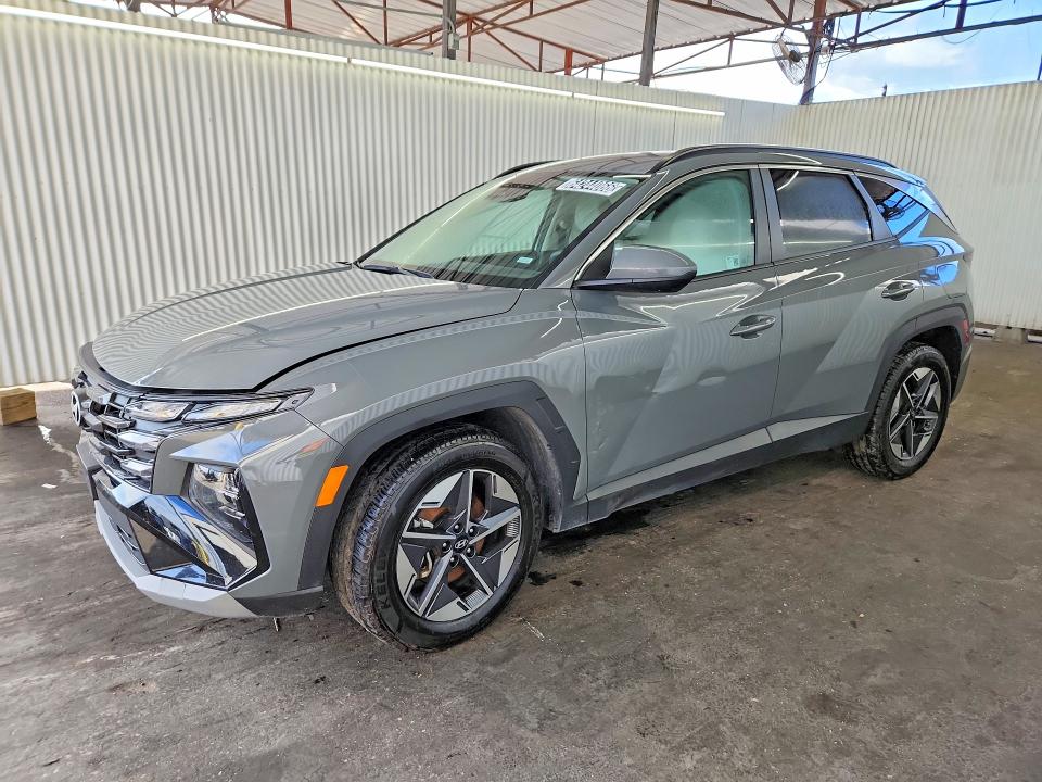 HYUNDAI TUCSON 2025 with VIN 5NMJB3DE2SH439337 - Photo from auction