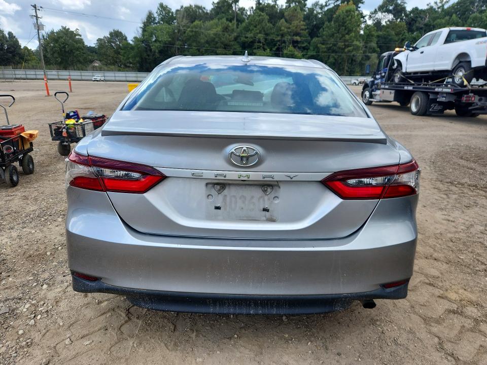 Photo 6 from auction – 2022 TOYOTA CAMRY with VIN 4T1C11AK7NU628889