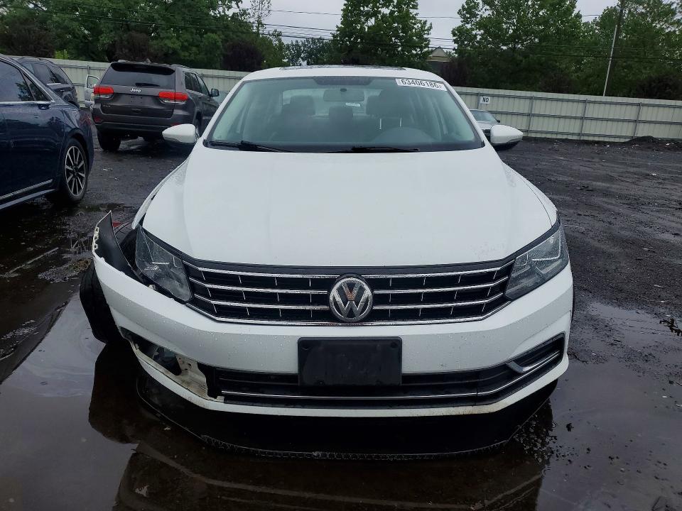Photo 5 from auction – 2017 VOLKSWAGEN PASSAT with VIN 1VWBT7A37HC037166