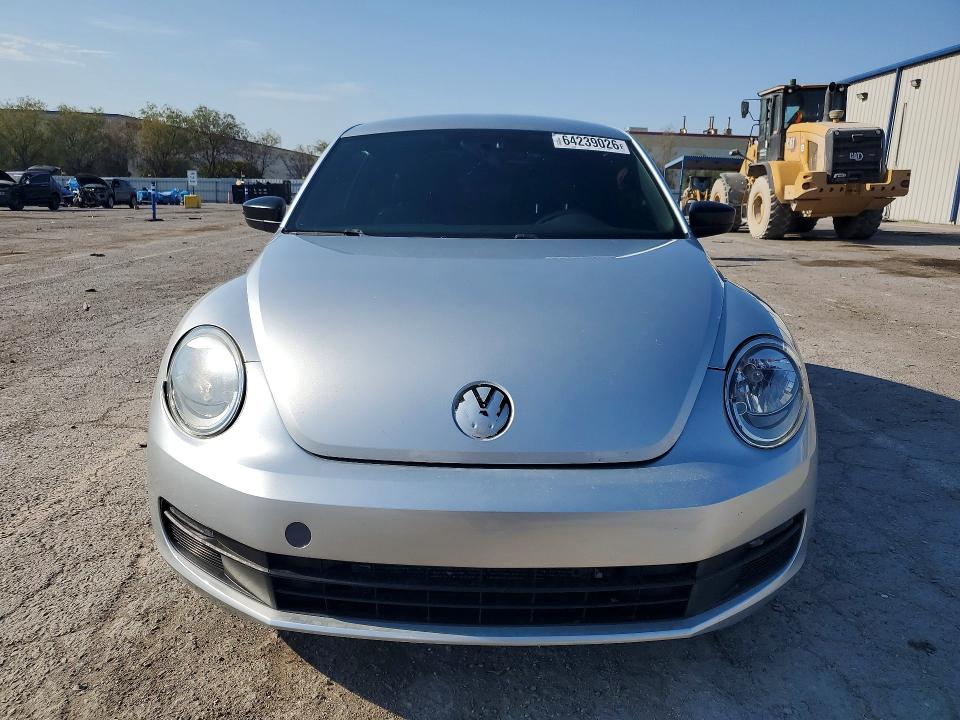 Photo 5 from auction – 2014 VOLKSWAGEN BEETLE with VIN 3VWF17AT6EM642555