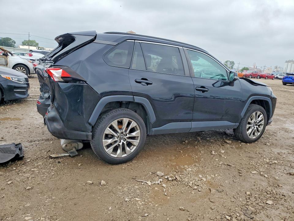 Photo 3 from auction – 2019 TOYOTA RAV4 with VIN 2T3A1RFV5KW025662