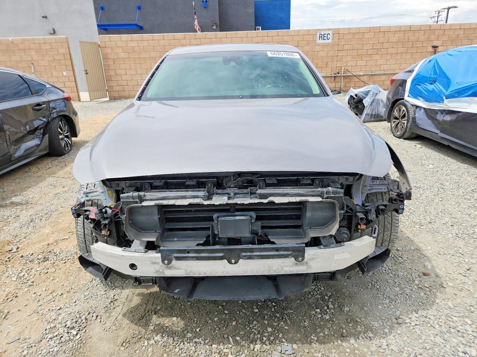 Photo 5 from auction – 2018 GENESIS G90 with VIN KMHG54JH0JU044632
