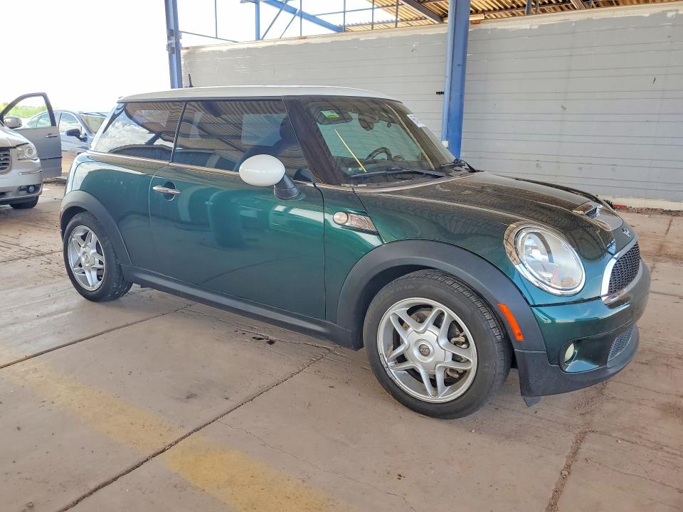 Photo 4 from auction – 2009 MINI COOPER with VIN WMWMF73509TT97220