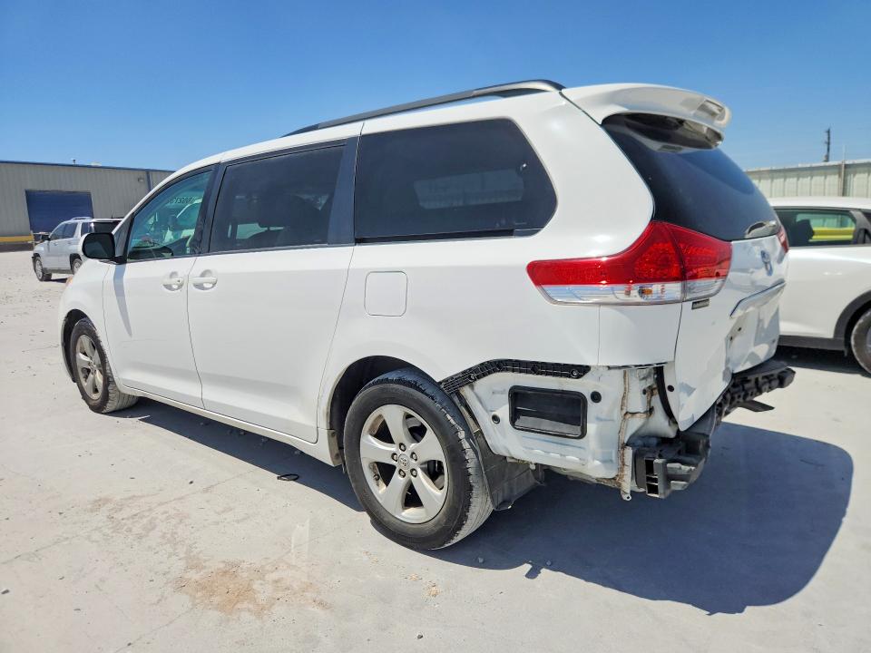 Photo 2 from auction – 2014 TOYOTA SIENNA with VIN 5TDKK3DC9ES526088