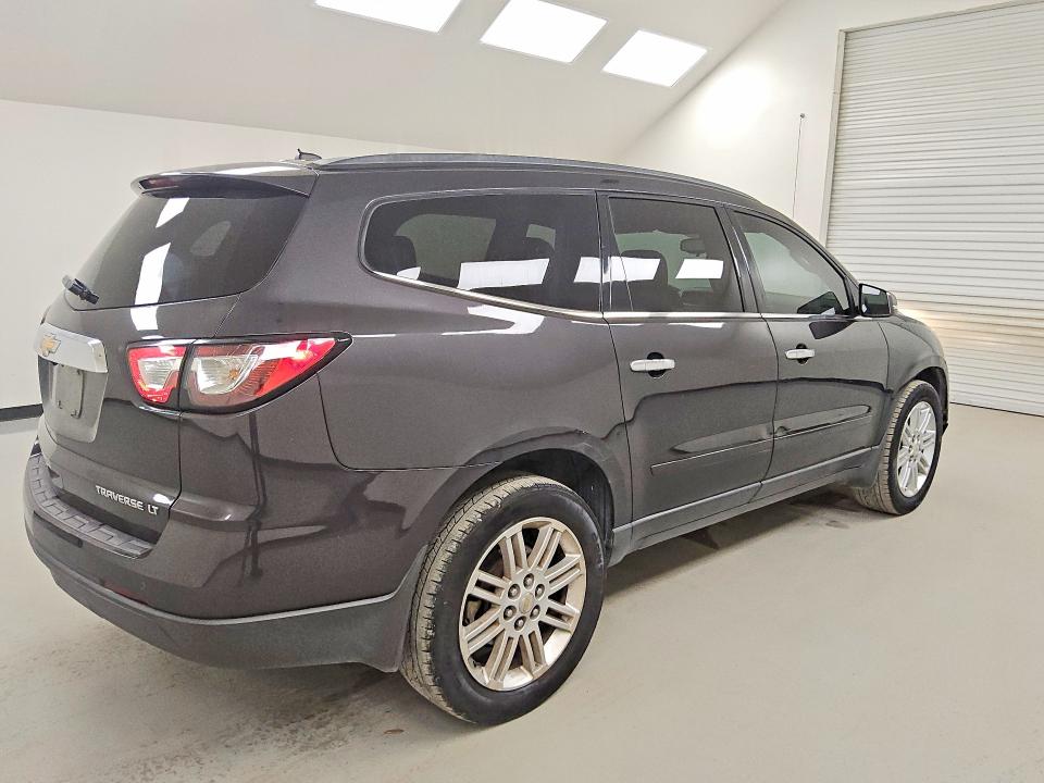 Photo 3 from auction – 2015 CHEVROLET TRAVERSE with VIN 1GNKRGKD0FJ339729