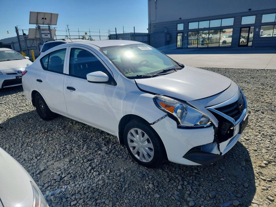 Photo 4 from auction – 2018 NISSAN VERSA with VIN 3N1CN7AP8JL888569
