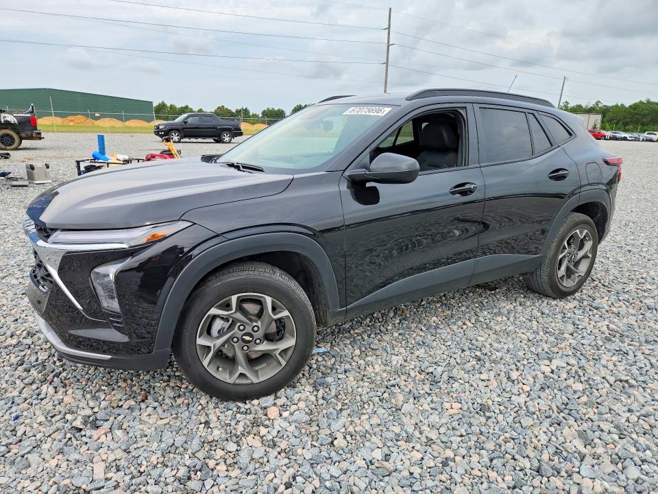 CHEVROLET TRAX 2025 with VIN KL77LHEP2SC307551 - Photo from auction