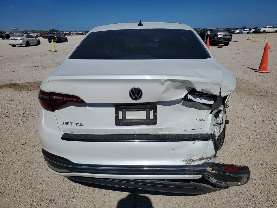 Photo 6 from auction – 2023 VOLKSWAGEN JETTA with VIN 3VWGM7BU6PM049476