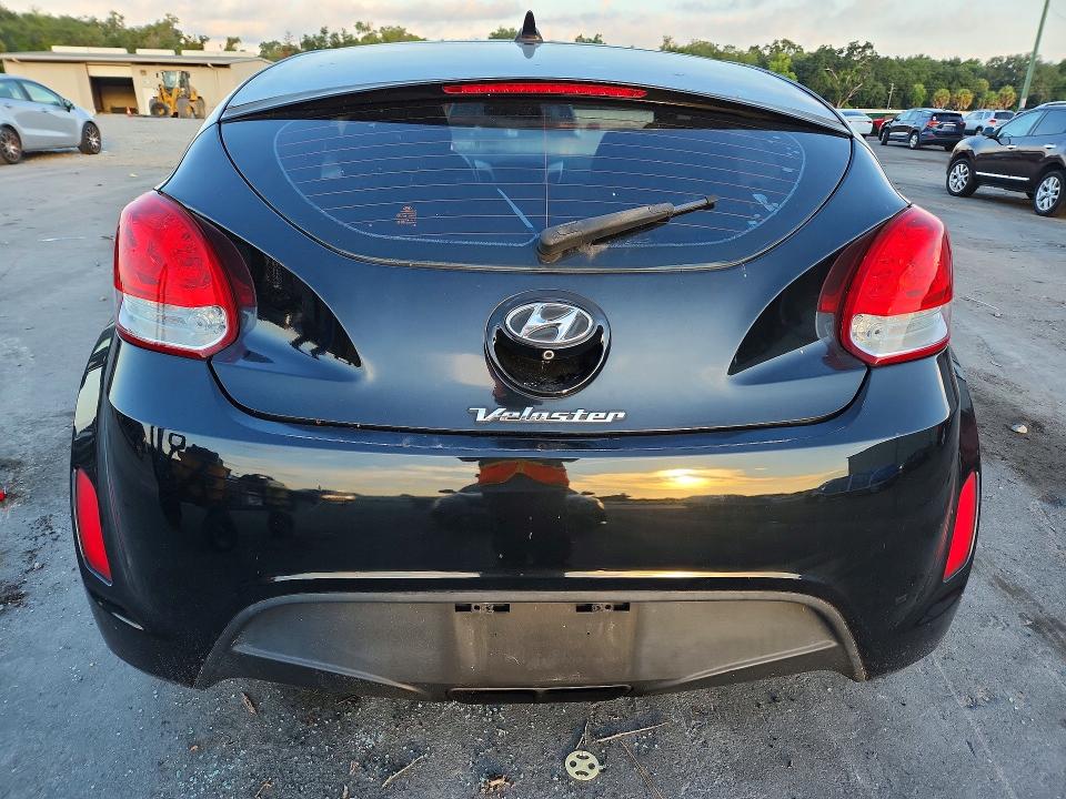 Photo 6 from auction – 2016 HYUNDAI VELOSTER with VIN KMHTC6AD1GU276467