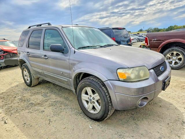 Photo 4 from auction – 2007 FORD ESCAPE with VIN 1FMCU49H77KA91635