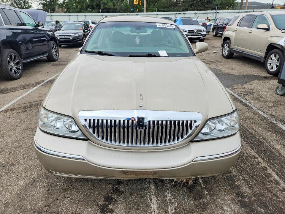 Photo 5 from auction – 2006 LINCOLN TOWN CAR with VIN 1LNHM82W66Y604164