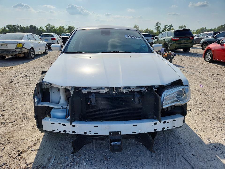 Снимка 5 от търг – 2023 CHRYSLER 300 с VIN 2C3CCAAG8PH676700
