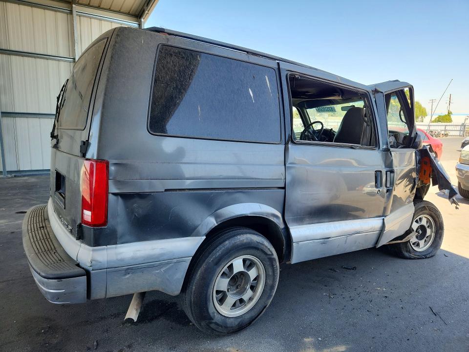 Photo 3 from auction – 2000 CHEVROLET ASTRO with VIN 1GNDM19W1YB136504