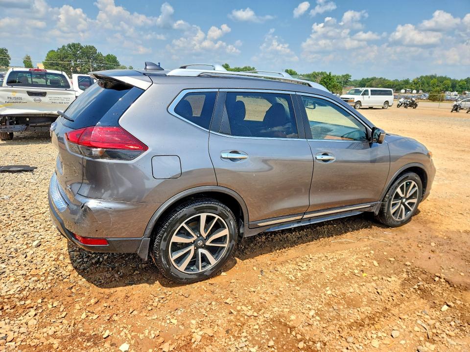 Photo 3 from auction – 2017 NISSAN ROGUE with VIN JN8AT2MT2HW148949