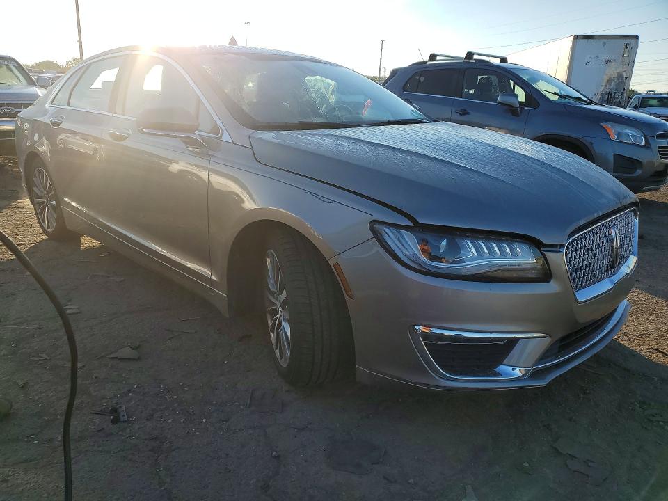 Photo 4 from auction – 2019 LINCOLN MKZ with VIN 3LN6L5D95KR623622