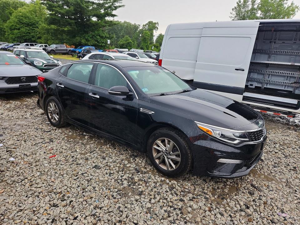 Photo 4 from auction – 2019 KIA OPTIMA with VIN 5XXGT4L31KG338690