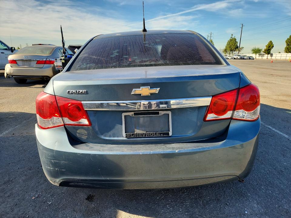 Photo 6 from auction – 2012 CHEVROLET CRUZE with VIN 1G1PC5SH8C7278980