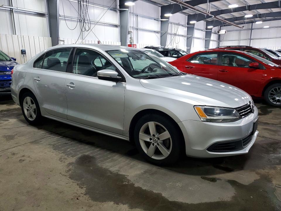 Photo 4 from auction – 2013 VOLKSWAGEN JETTA with VIN 3VWLL7AJ0DM405781