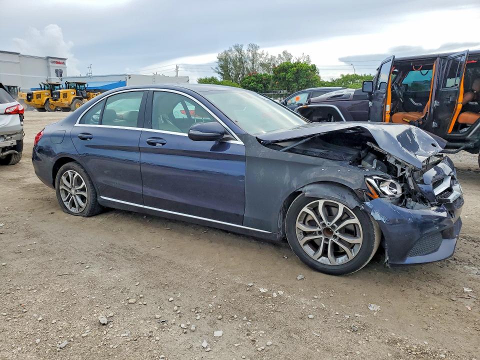 Photo 4 from auction – 2016 MERCEDES-BENZ C with VIN 55SWF4JB7GU175095