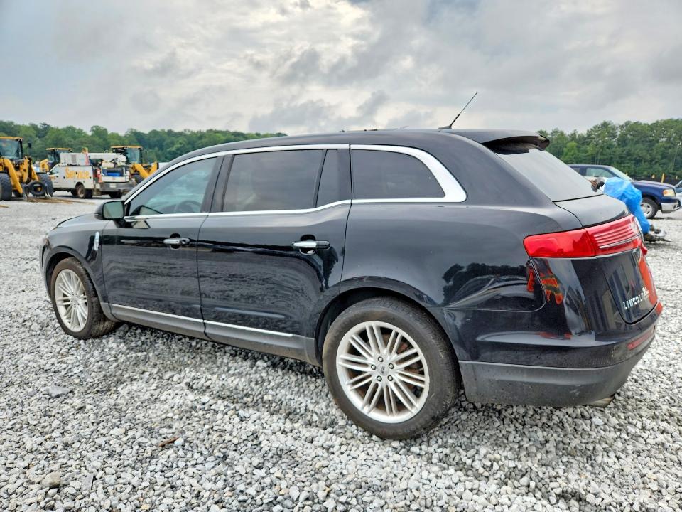 Photo 2 from auction – 2018 LINCOLN MKT with VIN 2LMHJ5AT6JBL00633