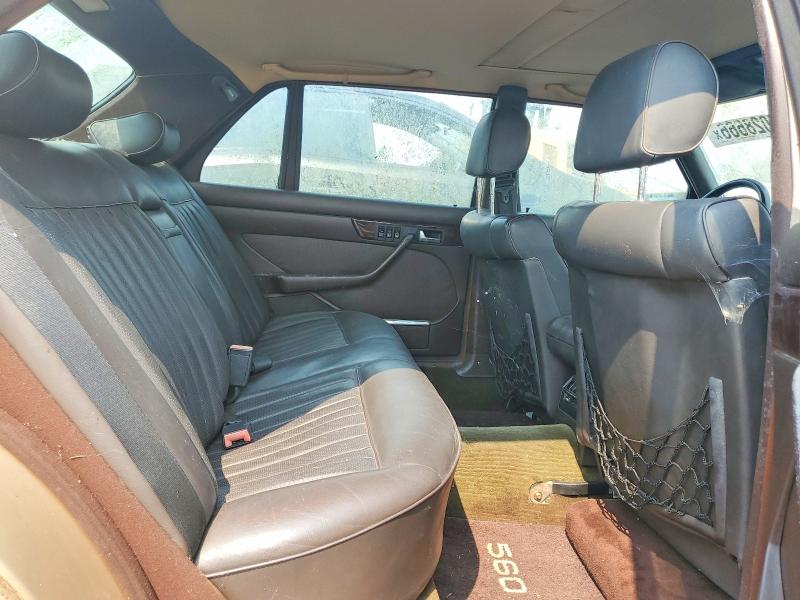 Photo 10 from auction – 1986 MERCEDES-BENZ 560 with VIN WDBCA39D5GA212428