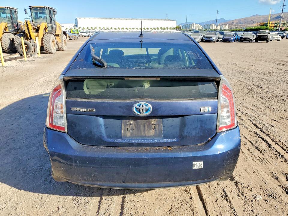 Photo 6 from auction – 2013 TOYOTA PRIUS with VIN JTDKN3DU0D1641951