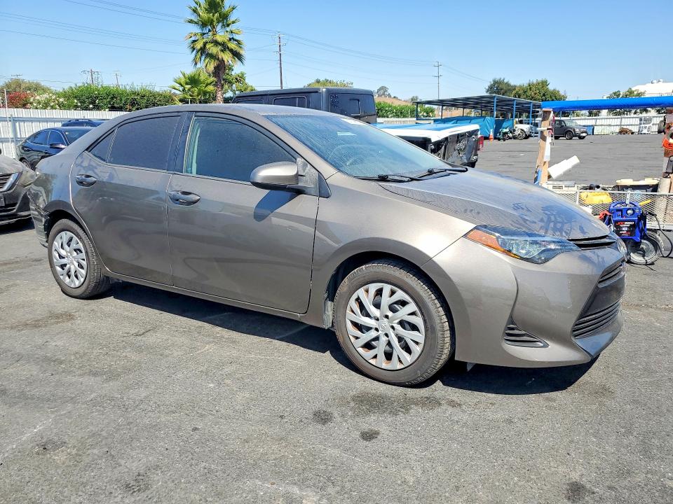 Photo 4 from auction – 2019 TOYOTA COROLLA with VIN 2T1BURHE6KC217479