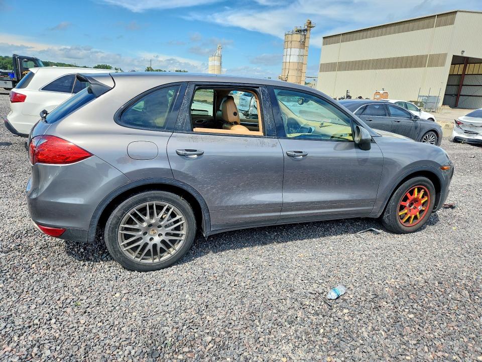 Photo 3 from auction – 2012 PORSCHE CAYENNE with VIN WP1AB2A27CLA44881