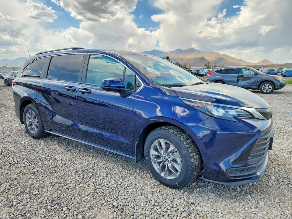 Photo 4 from auction – 2025 TOYOTA SIENNA with VIN 5TDKSKFCXSS180166