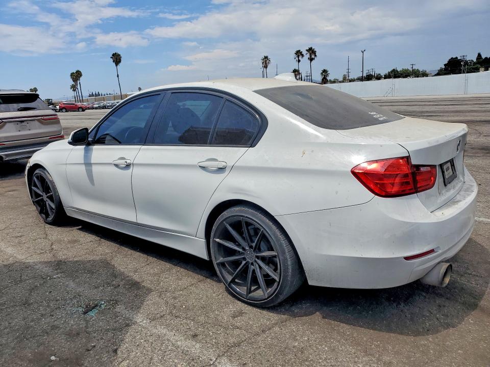 Photo 2 from auction – 2015 BMW 328 with VIN WBA3C1C59FK122724