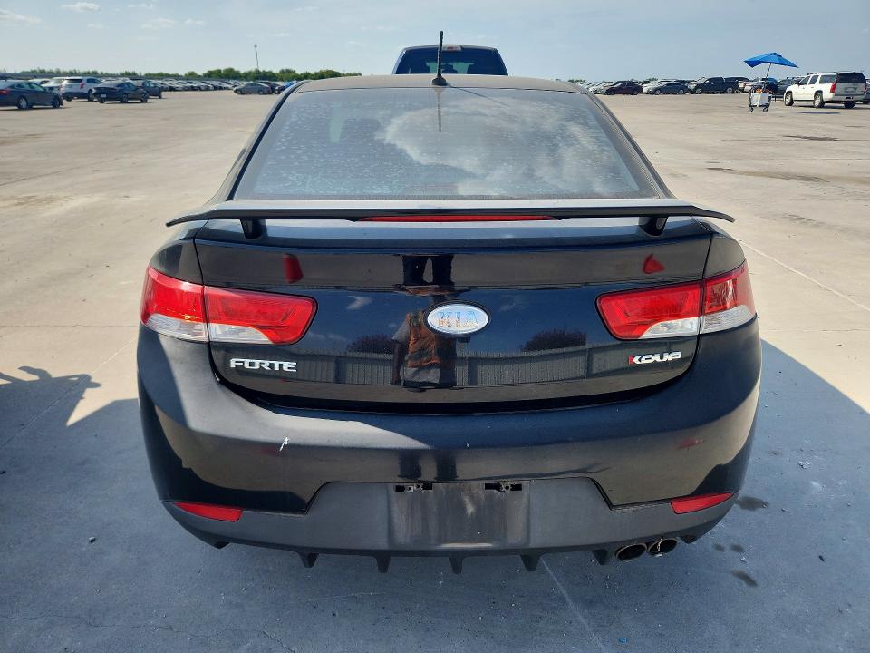 Photo 6 from auction – 2011 KIA FORTE KOUP with VIN KNAFW6A32B5431382