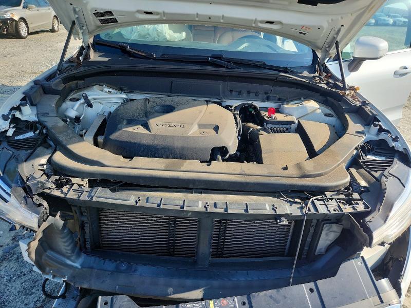 Photo 11 from auction – 2019 VOLVO XC60 with VIN LYV102RL4KB293467