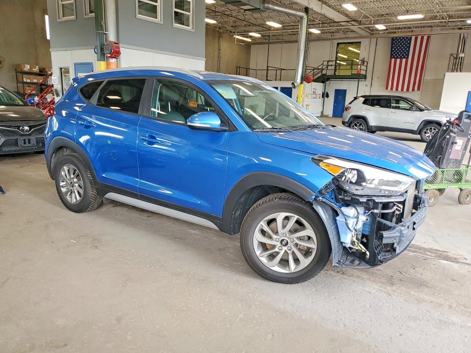 Photo 4 from auction – 2017 HYUNDAI TUCSON with VIN KM8J3CA45HU583132