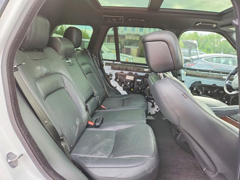 Photo 11 from auction – 2019 LAND ROVER RANGE ROVER with VIN SALGS2RE8KA524764