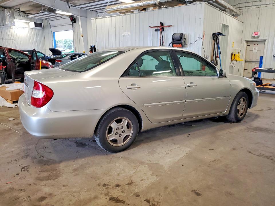 Photo 3 from auction – 2003 TOYOTA CAMRY with VIN 4T1BF32KX3U566070
