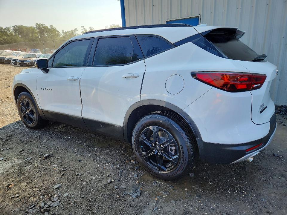 Photo 2 from auction – 2023 CHEVROLET BLAZER with VIN 3GNKBJR44PS177577