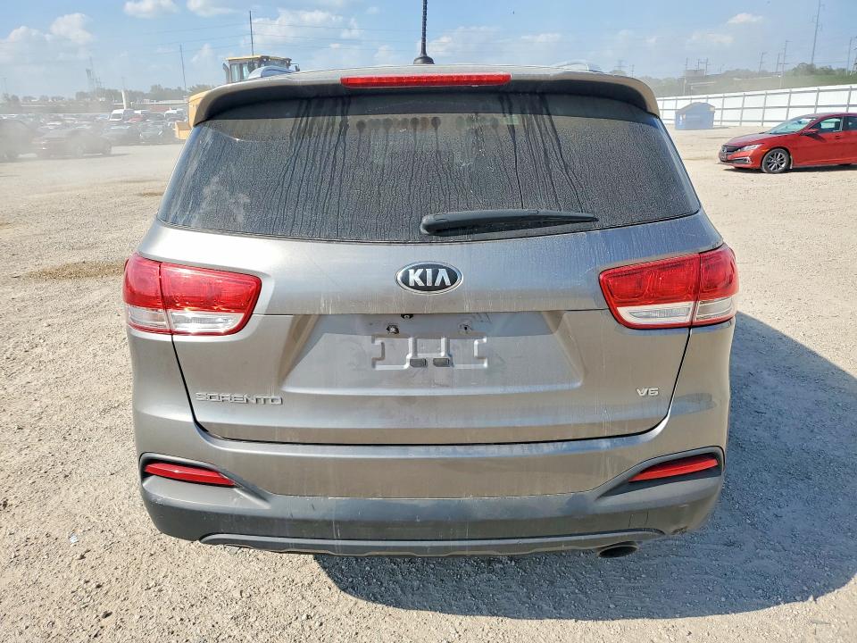Photo 6 from auction – 2016 KIA SORENTO with VIN 5XYPG4A58GG111024