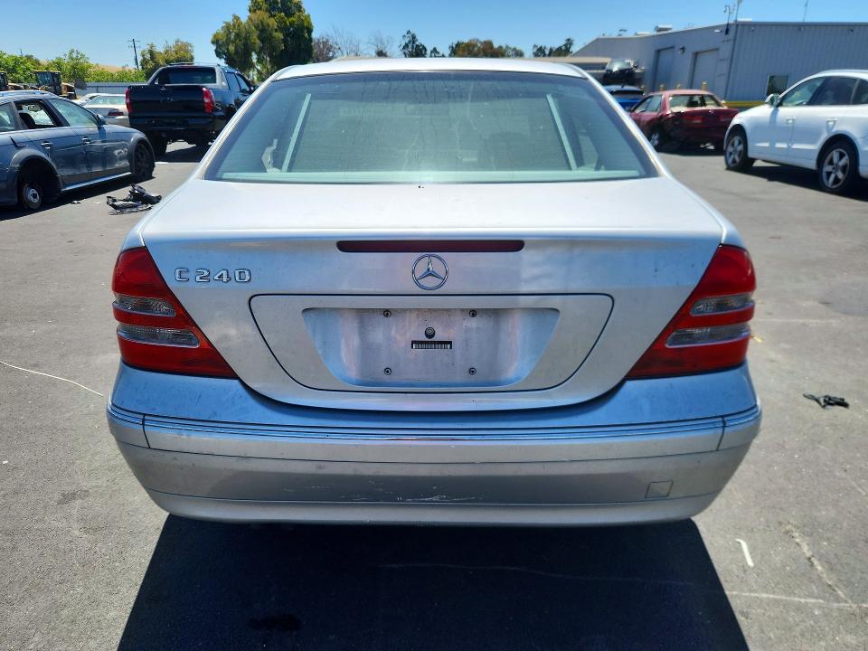 Photo 6 from auction – 2004 MERCEDES-BENZ C with VIN WDBRF61J14F554570