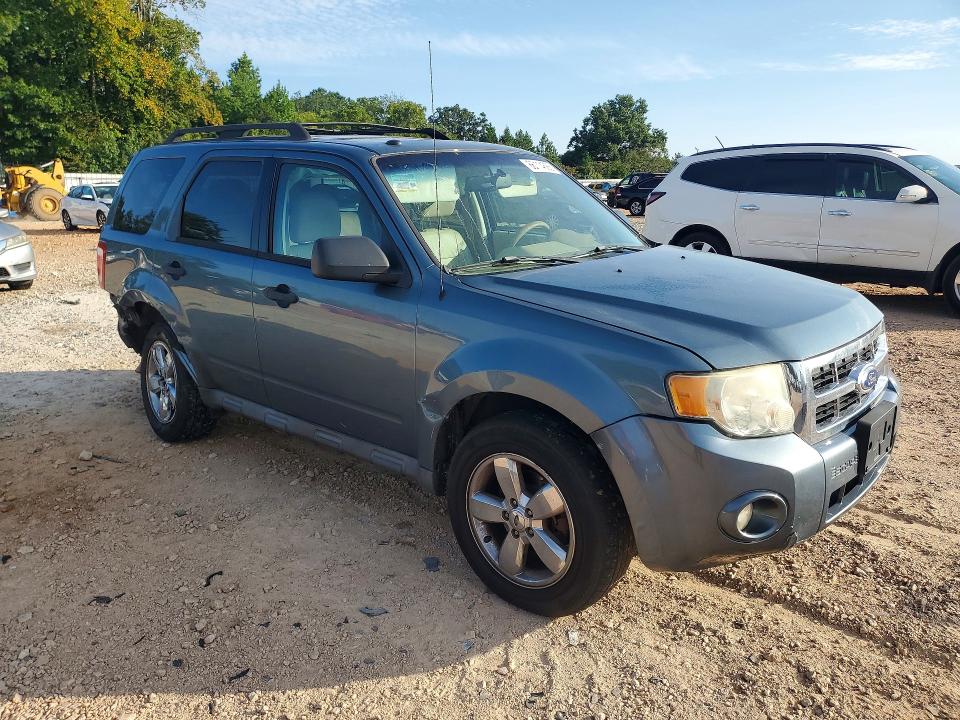 Photo 4 from auction – 2011 FORD ESCAPE with VIN 1FMCU0DG0BKC16409